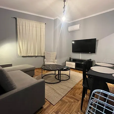 The Fine 3 * سالونيك